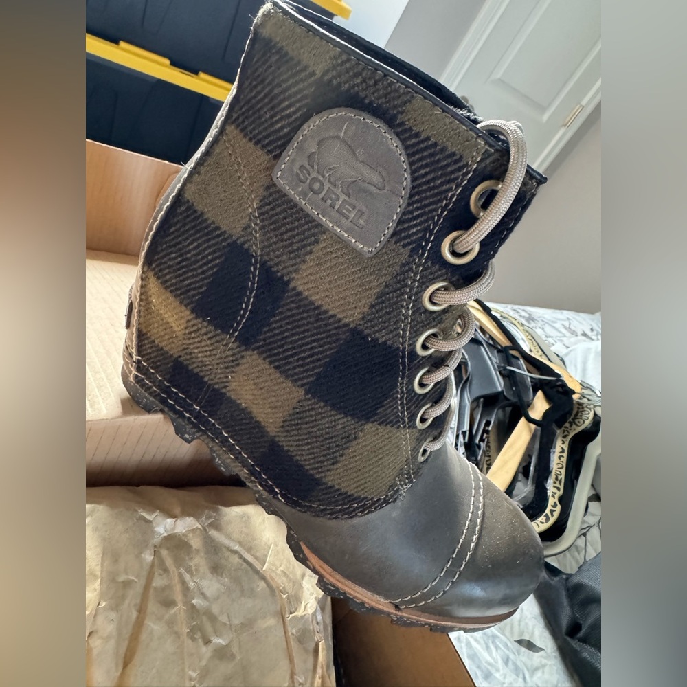Sorel Black and Gray Wedge Boots